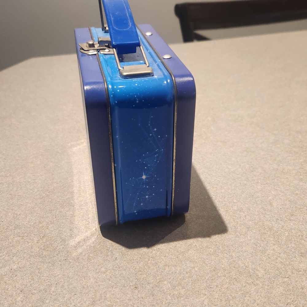 E.T. The Extra-Terrestrial Small Tin Box - Picture 2 of 6